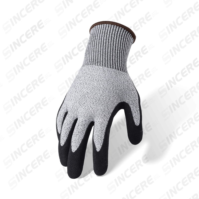 Schnittfeste Handschuhe der Stärke 13 ANSI A4 mit schwarzer Nitril-Sandpalmenbeschichtung Schnittfeste Handschuhe der Stärke 13 ANSI A4 mit schwarzer Nitril-Sandpalmenbeschichtung