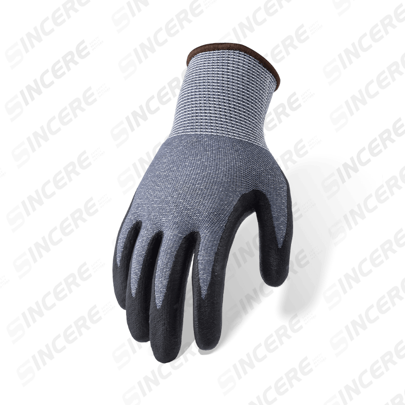 Schnittfeste Handschuhe der Stärke 13 ANSI A6 mit schwarzer Nitril-Mikroschaum-Handflächenbeschichtung Schnittfeste Handschuhe der Stärke 13 ANSI A6 mit schwarzer Nitril-Mikroschaum-Handflächenbeschichtung