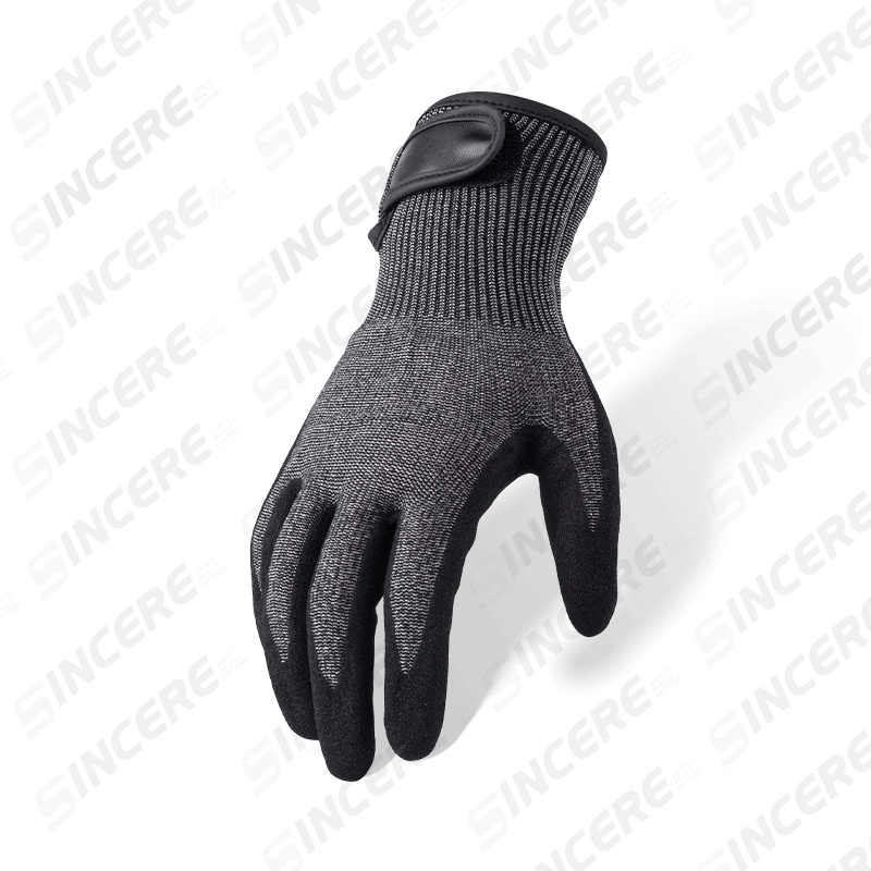 Schnittfeste Handschuhe der Stärke 13 ANSI A5 mit schwarzer Nitril-Sandhandfläche und verstellbarem Klettverschluss am Handgelenk Schnittfeste Handschuhe der Stärke 13 ANSI A5 mit schwarzer Nitril-Sandhandfläche und verstellbarem Klettverschluss am Handgelenk
