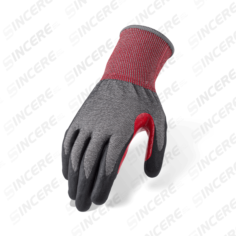 Schnittfeste Handschuhe der Stärke 18 ANSI A5 mit schwarzer Handfläche aus Nitril-Mikroschaum und rotem, verlängertem, verstärktem Daumen-Schritt