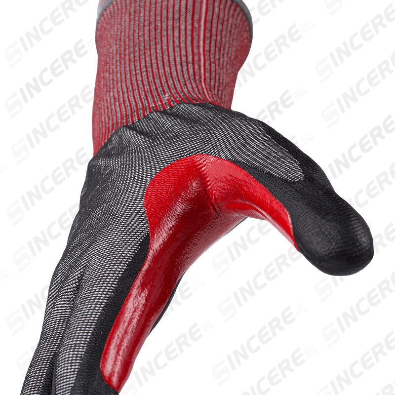 Schnittfeste Handschuhe der Stärke 18 ANSI A5 mit schwarzer Handfläche aus Nitril-Mikroschaum und rotem, verlängertem, verstärktem Daumen-Schritt Schnittfeste Handschuhe der Stärke 18 ANSI A5 mit schwarzer Handfläche aus Nitril-Mikroschaum und rotem, verlängertem, verstärktem Daumen-Schritt